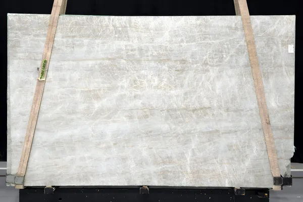 Perla Lume Leathered Quartzite