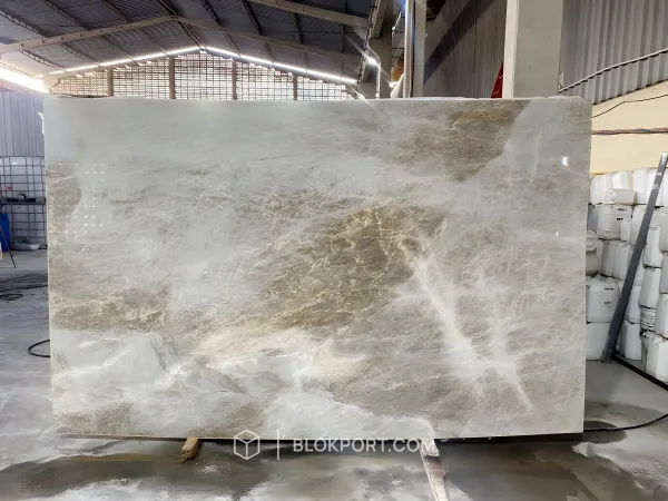 Perla Venata Polished Quartzite
