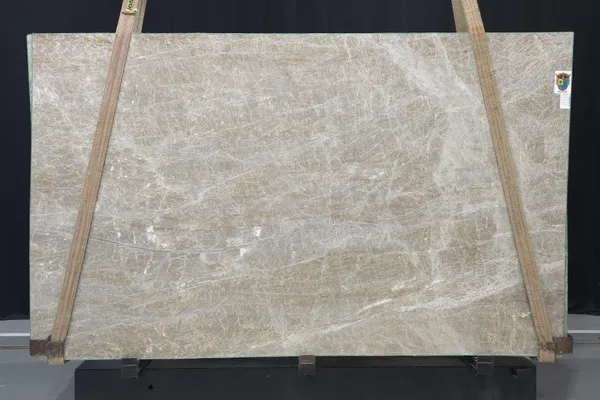 Perla Lume Leathered Quartzite