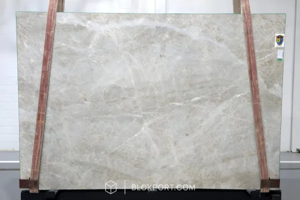Perla Lume Leathered Quartzite