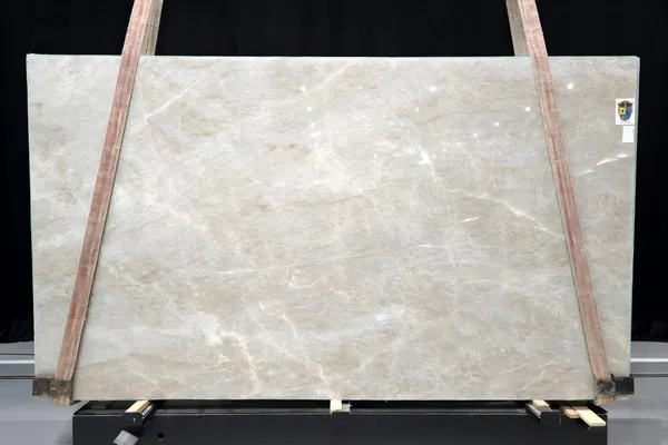 Perla Lume Polished Quartzite