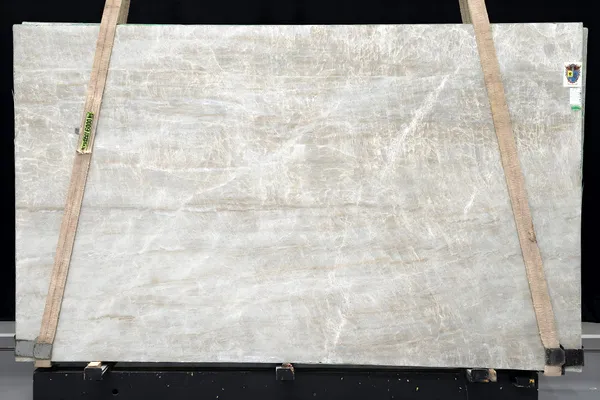 Perla Lume Leathered Quartzite