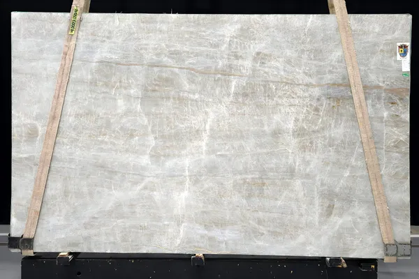Perla Lume Leathered Quartzite