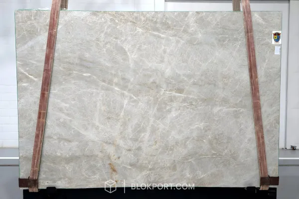 Perla Lume Leathered Quartzite